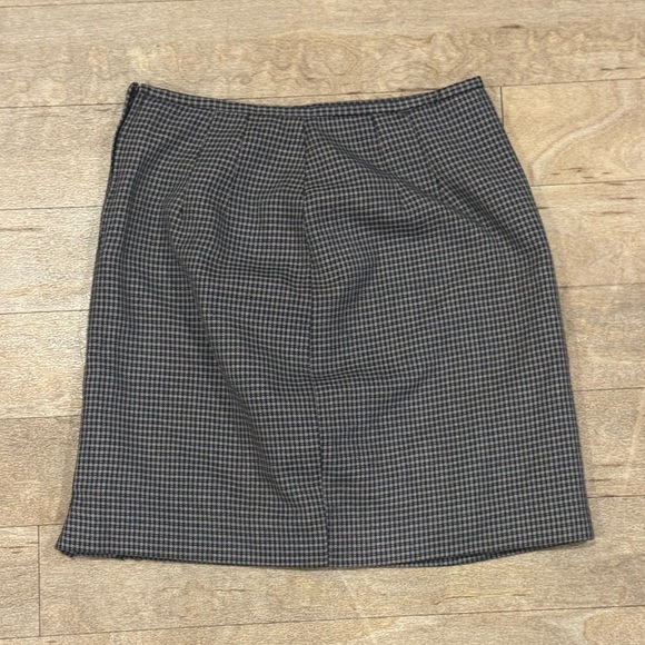Briggs New York Dresses & Skirts - Briggs New York Gray and Black Patterned Skirt